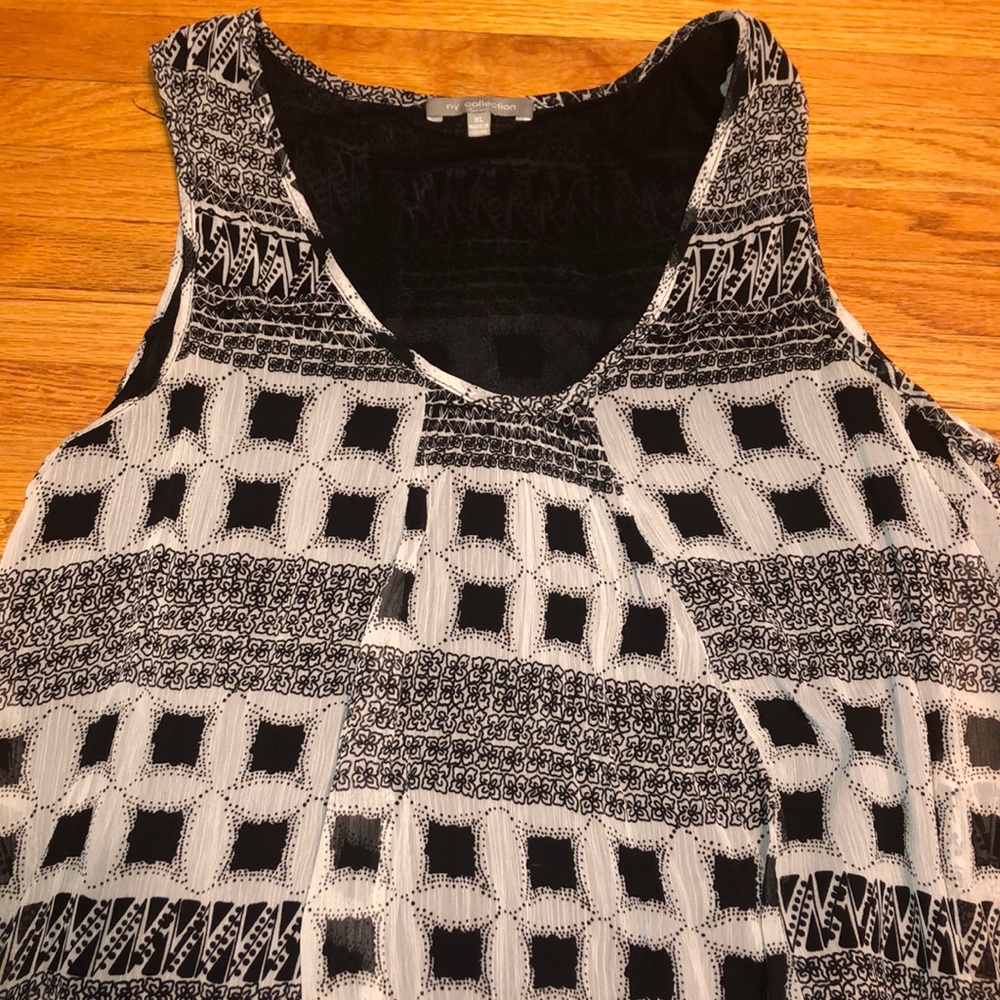 Flowy Tank - Picture 2 of 3